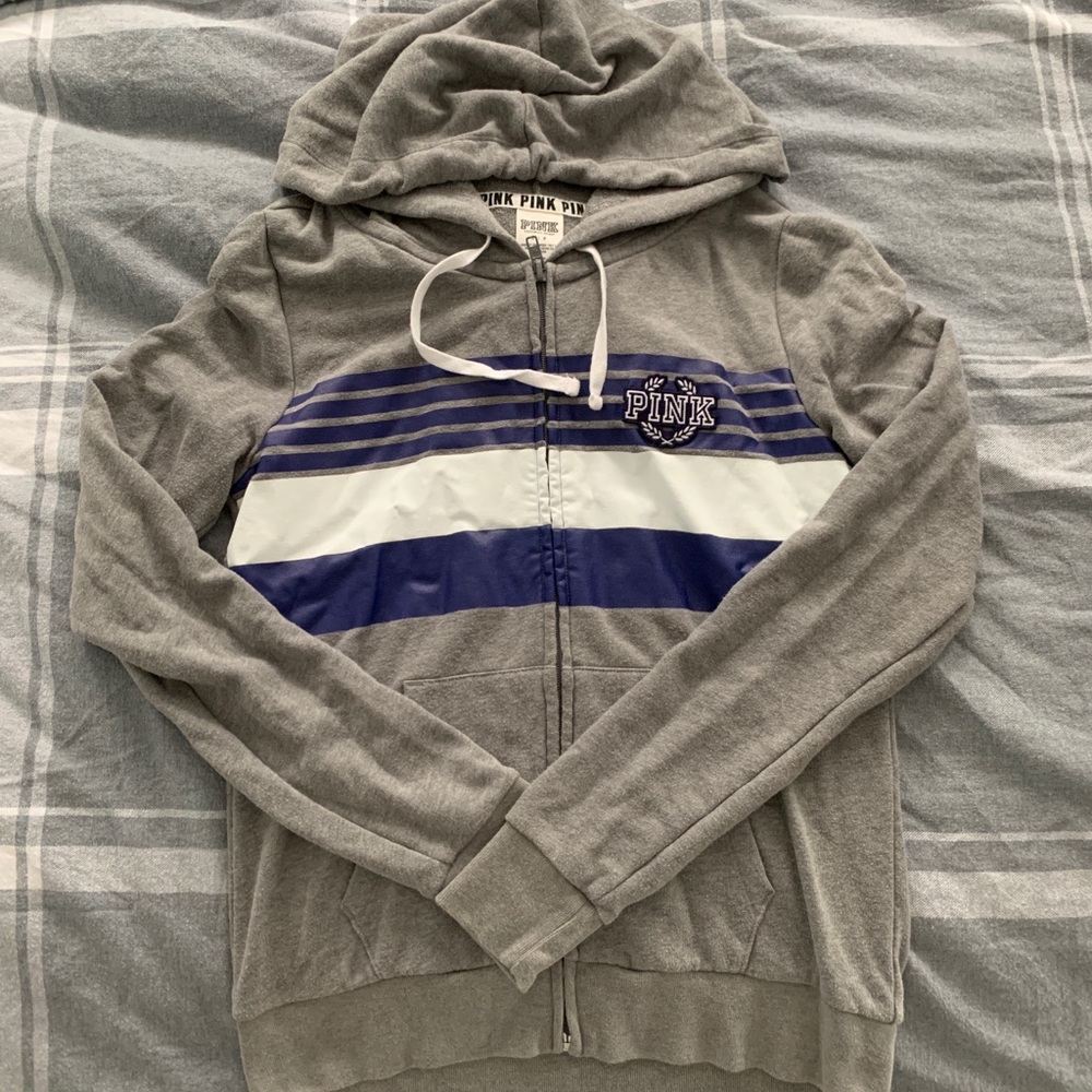 VS hoodie. Grey/navy. GUC size Small